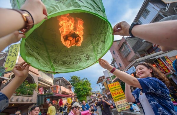Pingxi,,Taiwan,-,May,6,,2018:,Tourists,Are,Launch,Sky