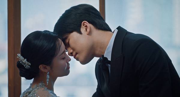 North-South-Man-Woman_VPRO_2025_still