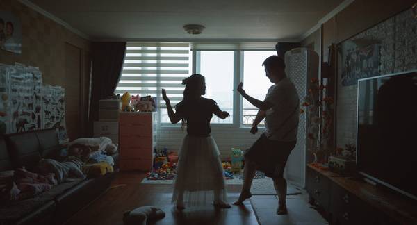 North-South-Man-Woman_VPRO_2025_still